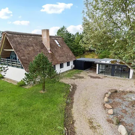 Front In Romo With Wifi *